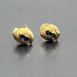 Vintage 10K Gold Blue Topaz Ridged Genuine Gemstone 40g Small Stud Earrings